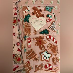 Betsey Johnson Christmas Holiday gingerbread blanket